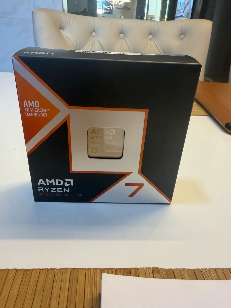 AMD Ryzen 7 9800X3D BOX ほぼ新品 Ryzen 7 9800x3d - Processadores - Jardim Ana Eliza, Cambé