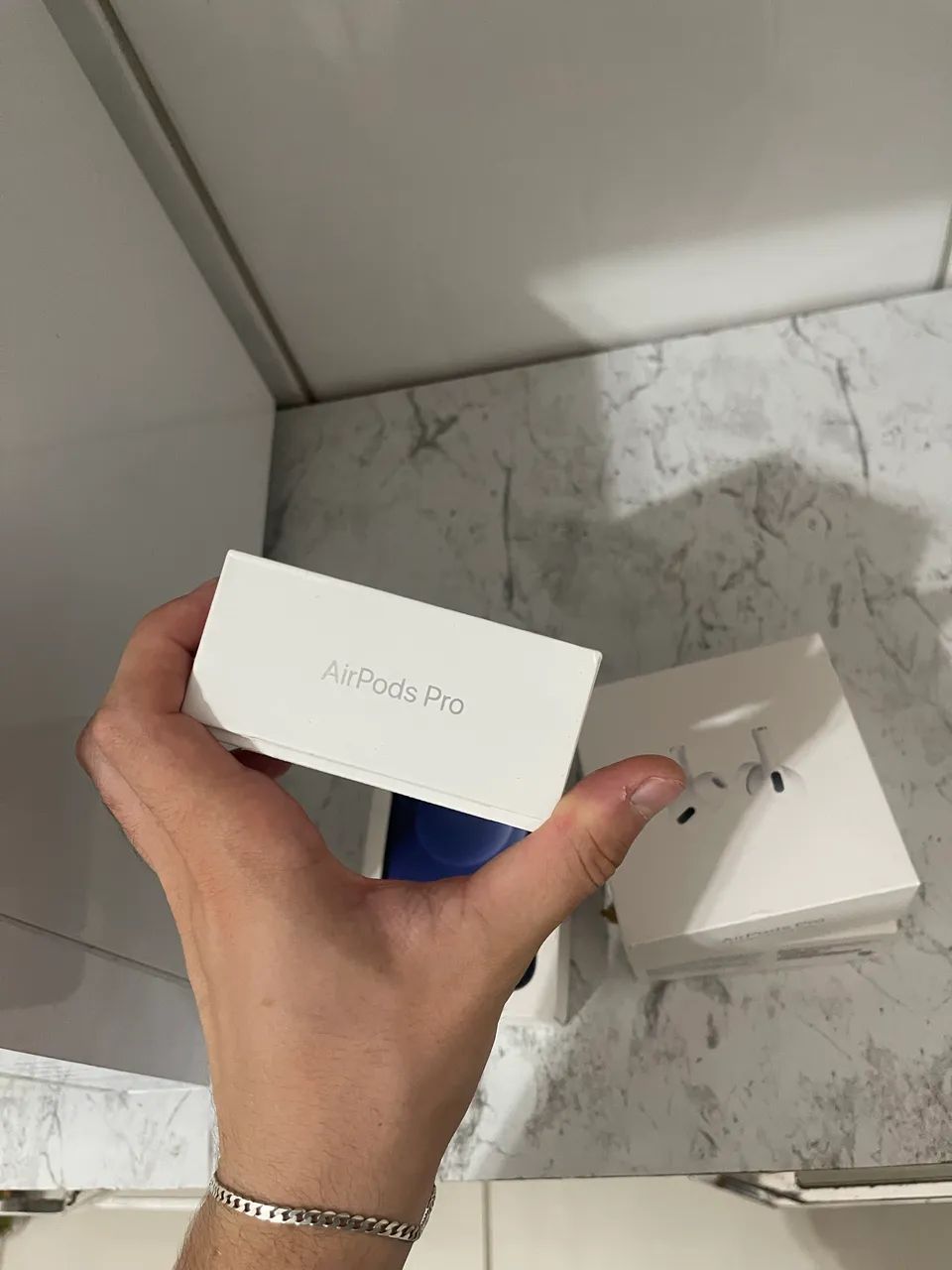 Caixa iPhone 12 e 3 AirPods Pro