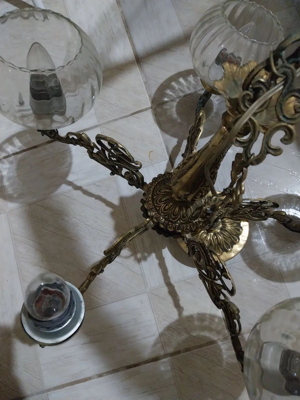 Lustre de bronze  - Foto 2