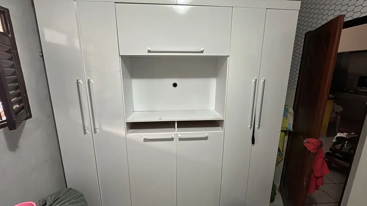 Guarda roupa 6 portas em ótimo estado 