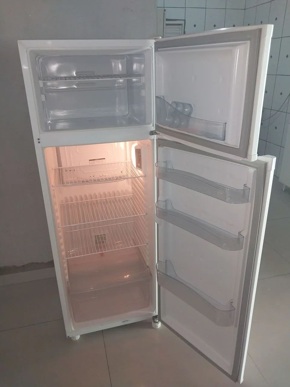 Geladeira semi-nova 3 meses de uso - Foto 3