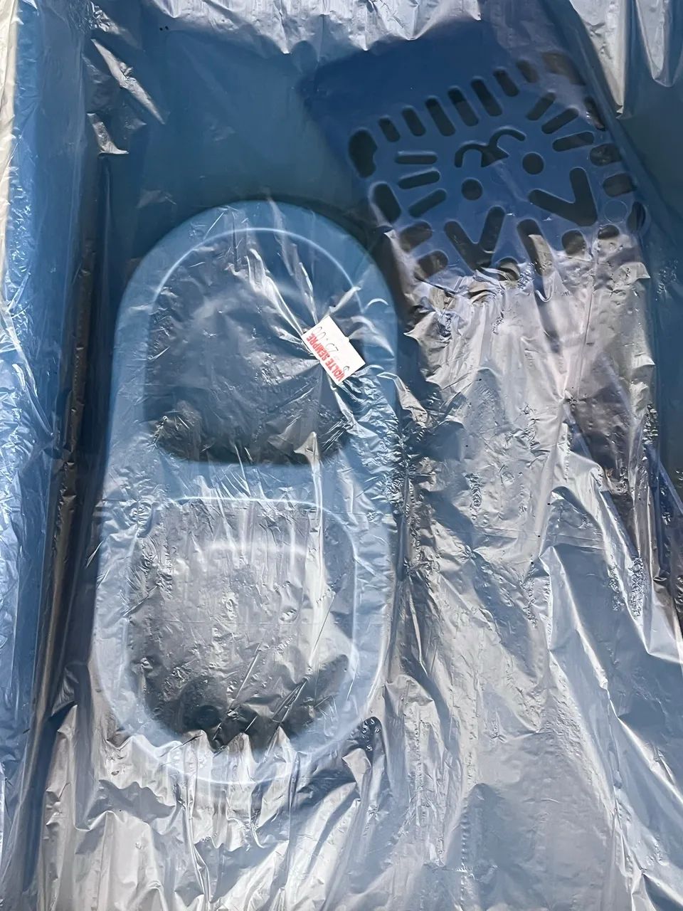 Kit com Caixa de areia, comedouro e pazinha - Foto 4
