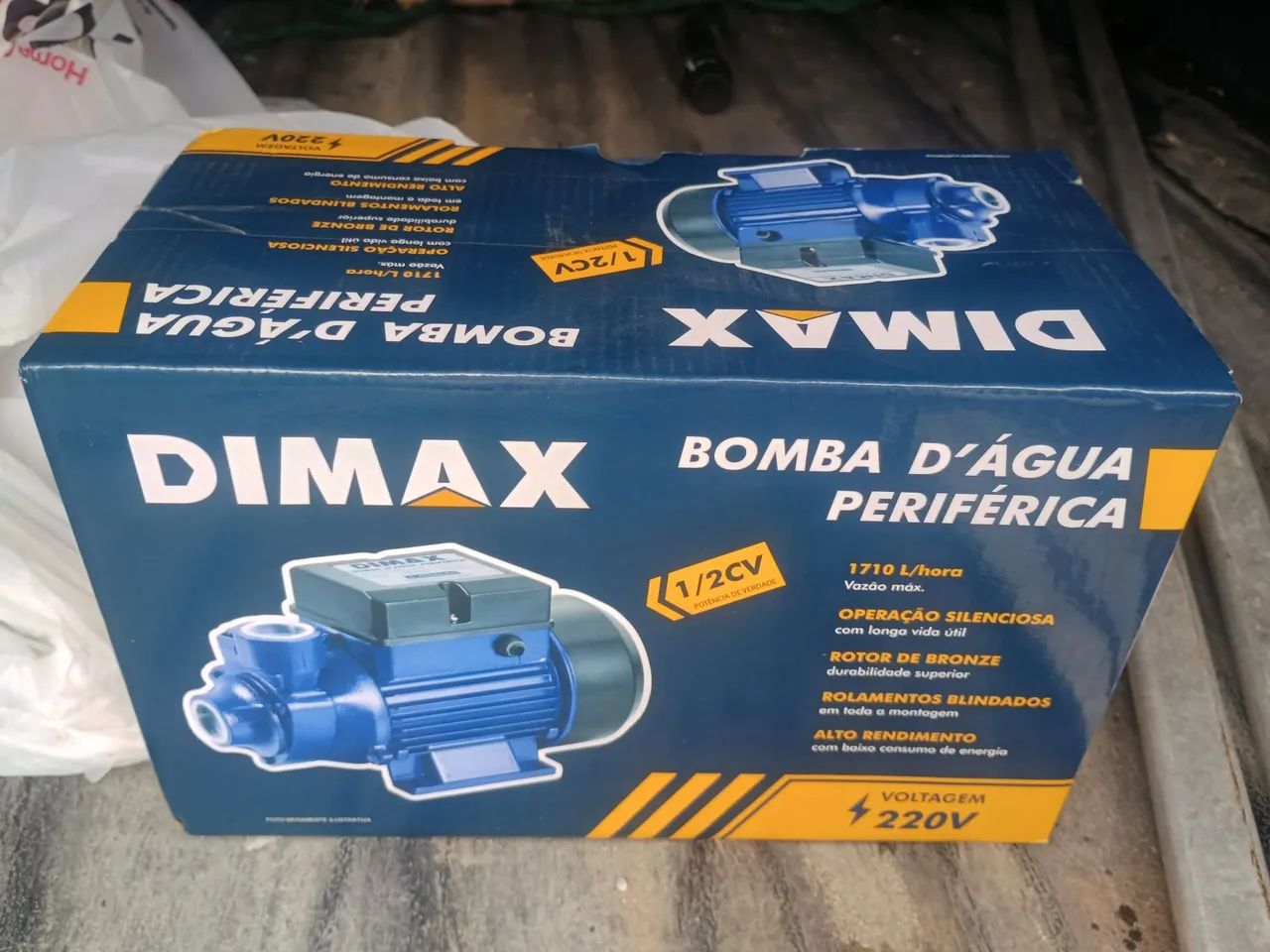 Bomba d'água nova