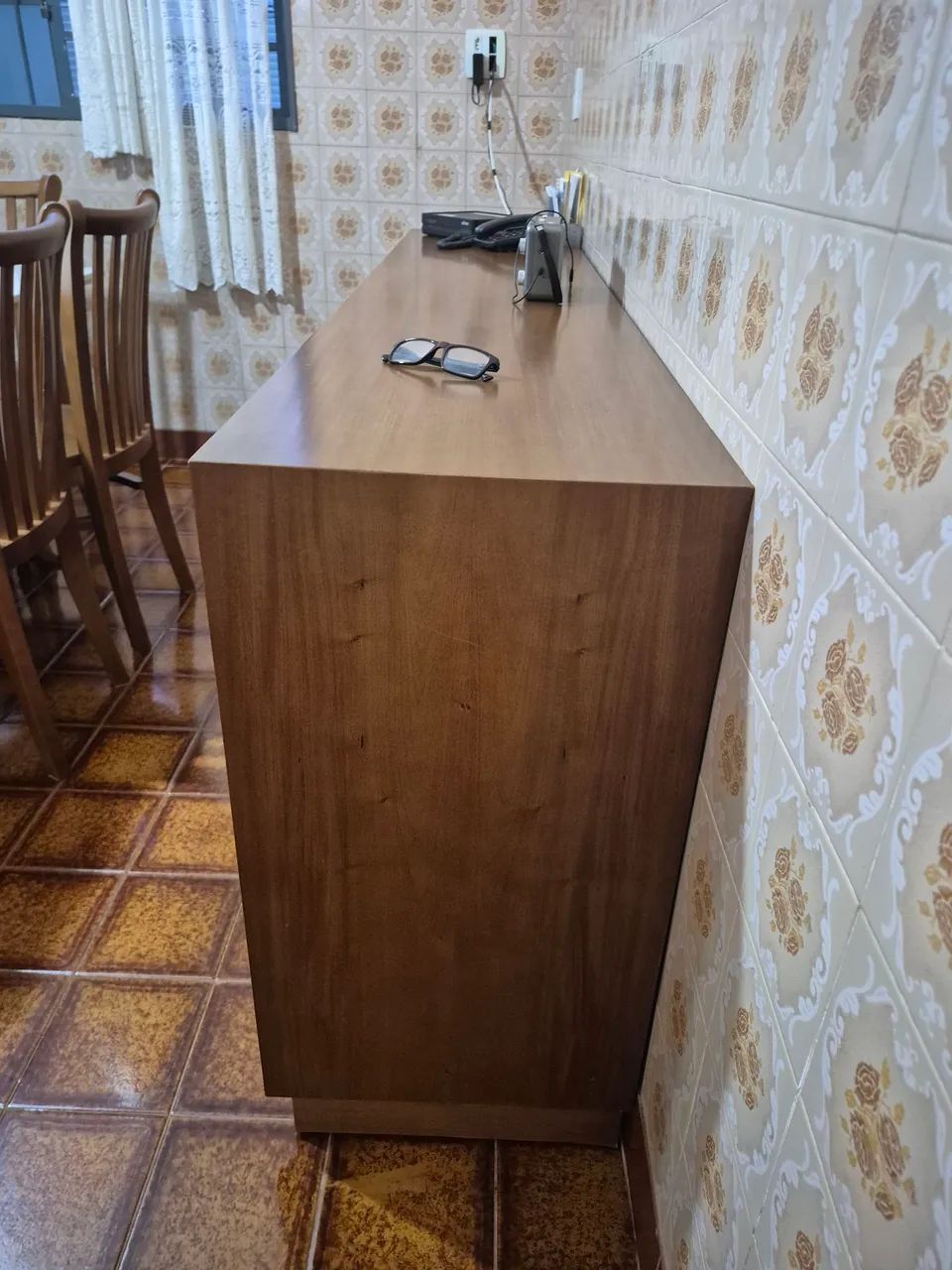 Mesa quadrada, 8 cadeiras e 1 buffet - Foto 4