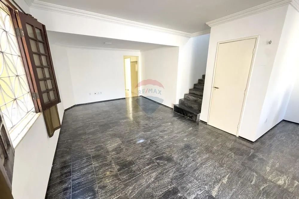 Excelente casa duplex solta no Parque Manibura - Foto 5