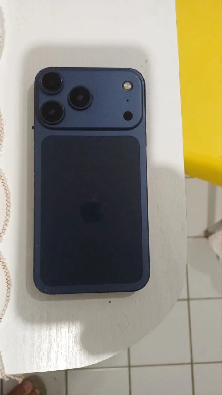 IPHONE XR CARCAÇA 17 PERFEITO 