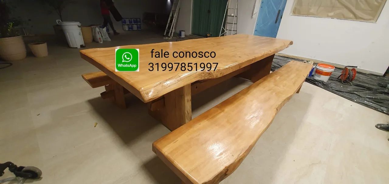 Mesa de madeira maciça com bancos - Foto 4