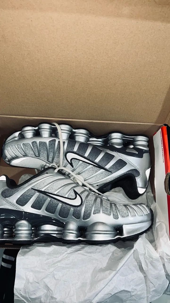 NIKE SHOX TL PRINT METALLIC - Foto 2