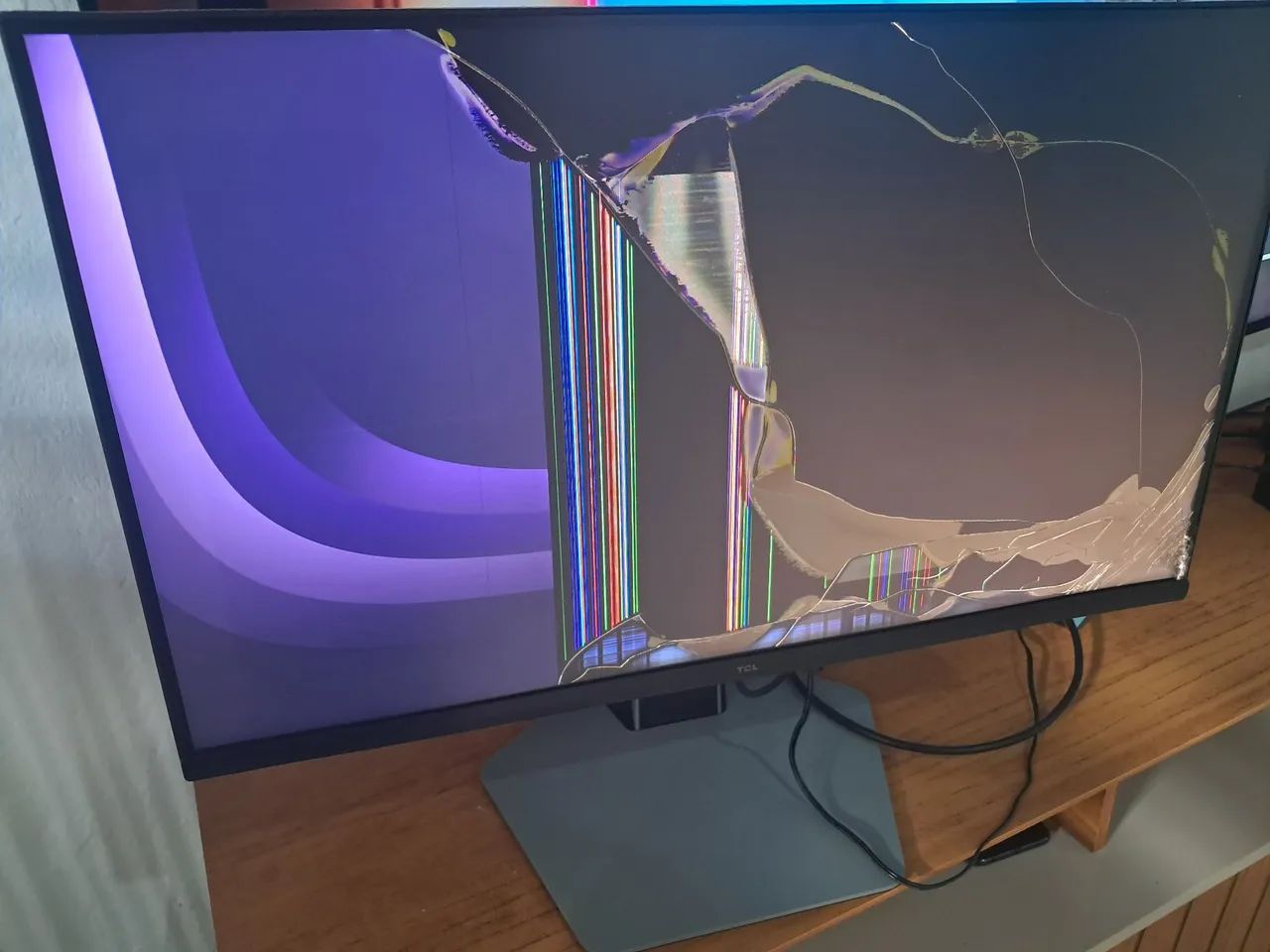 Monitor TCL 300hz (TELA QUEBRADA)