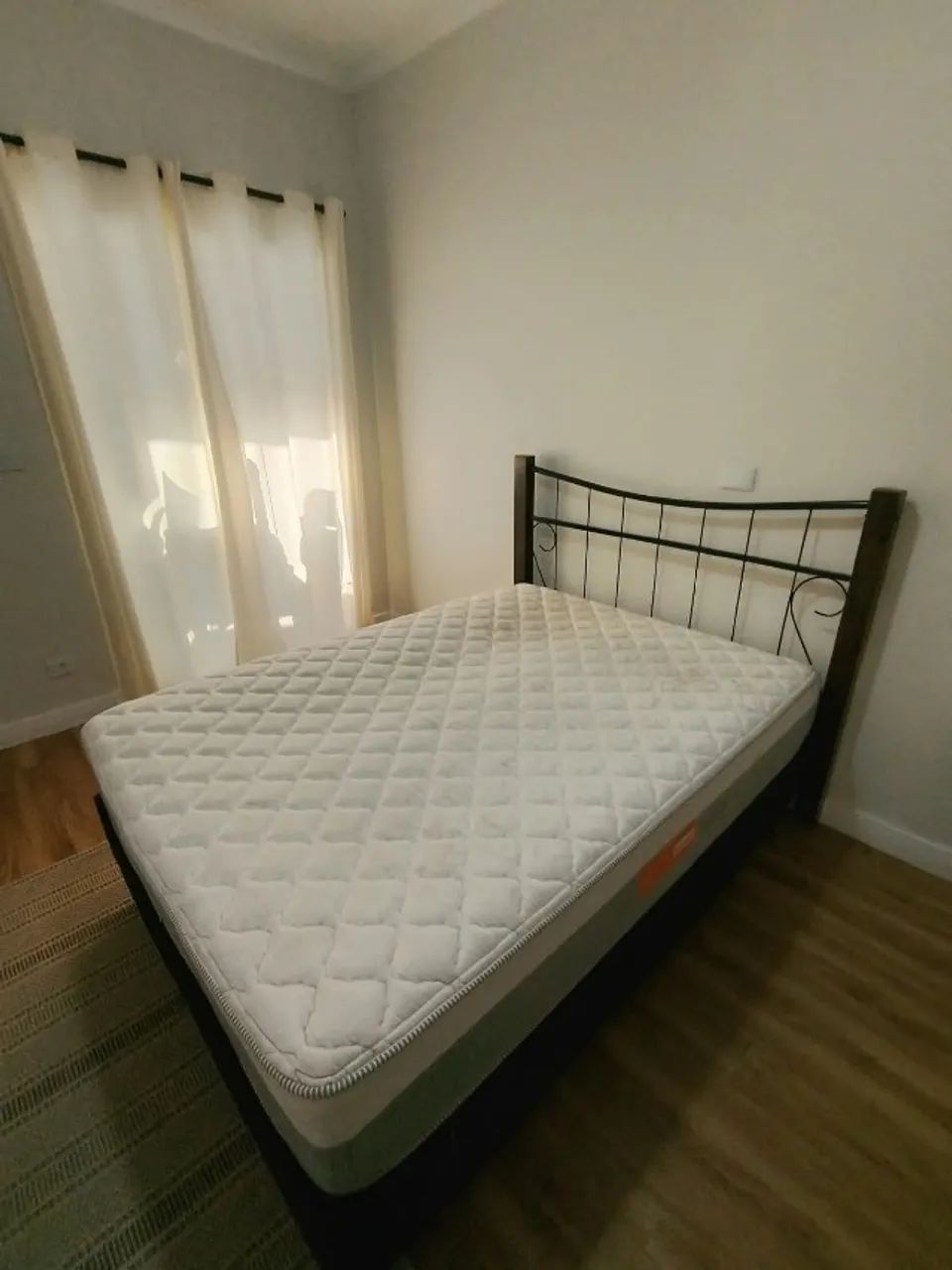 Cama de casal inducol box, colchão e cabeceira - Foto 4
