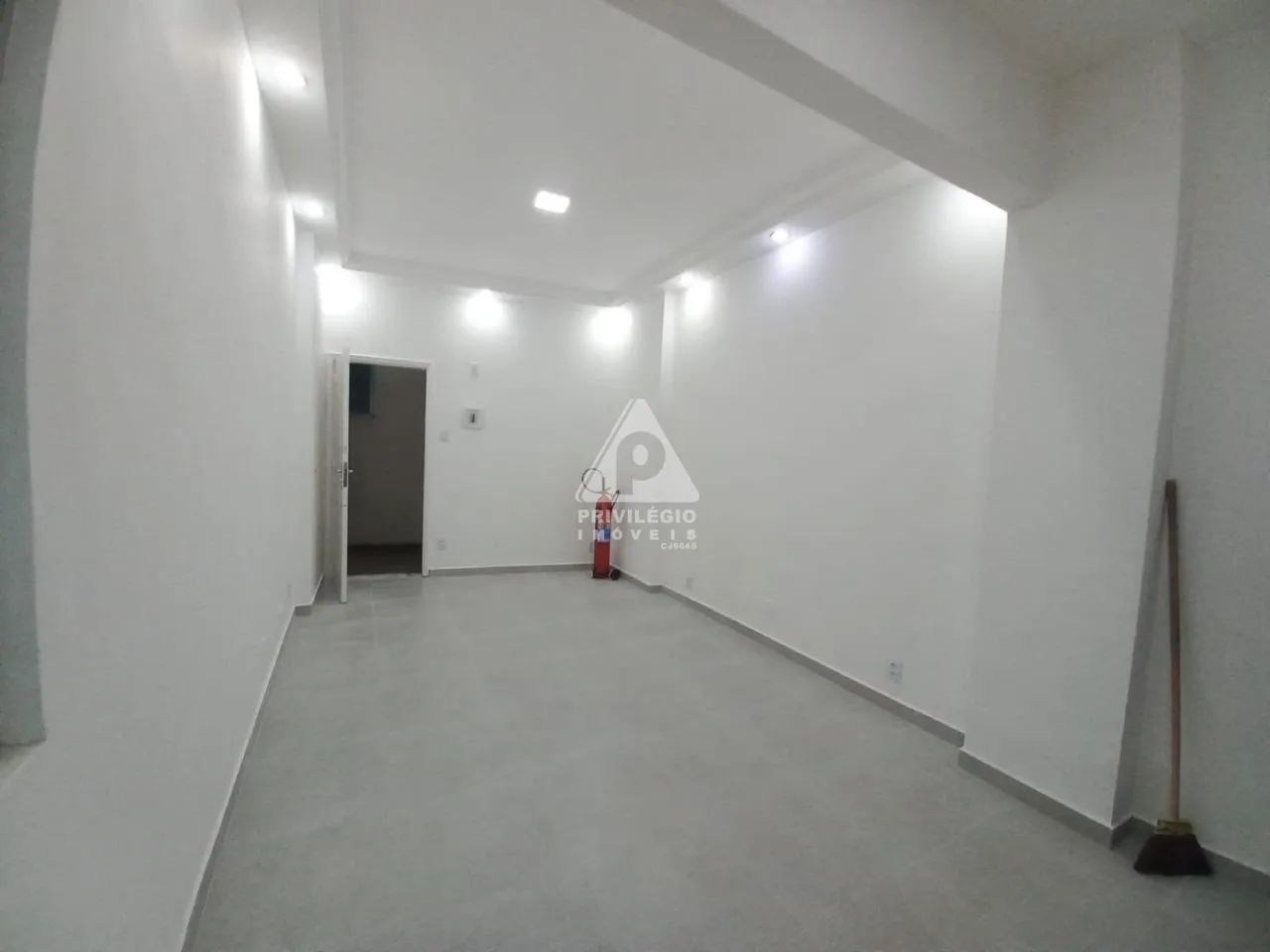 Sala Comercial à Venda no Coração da Tijuca  Praça Saens Peña - Foto 5