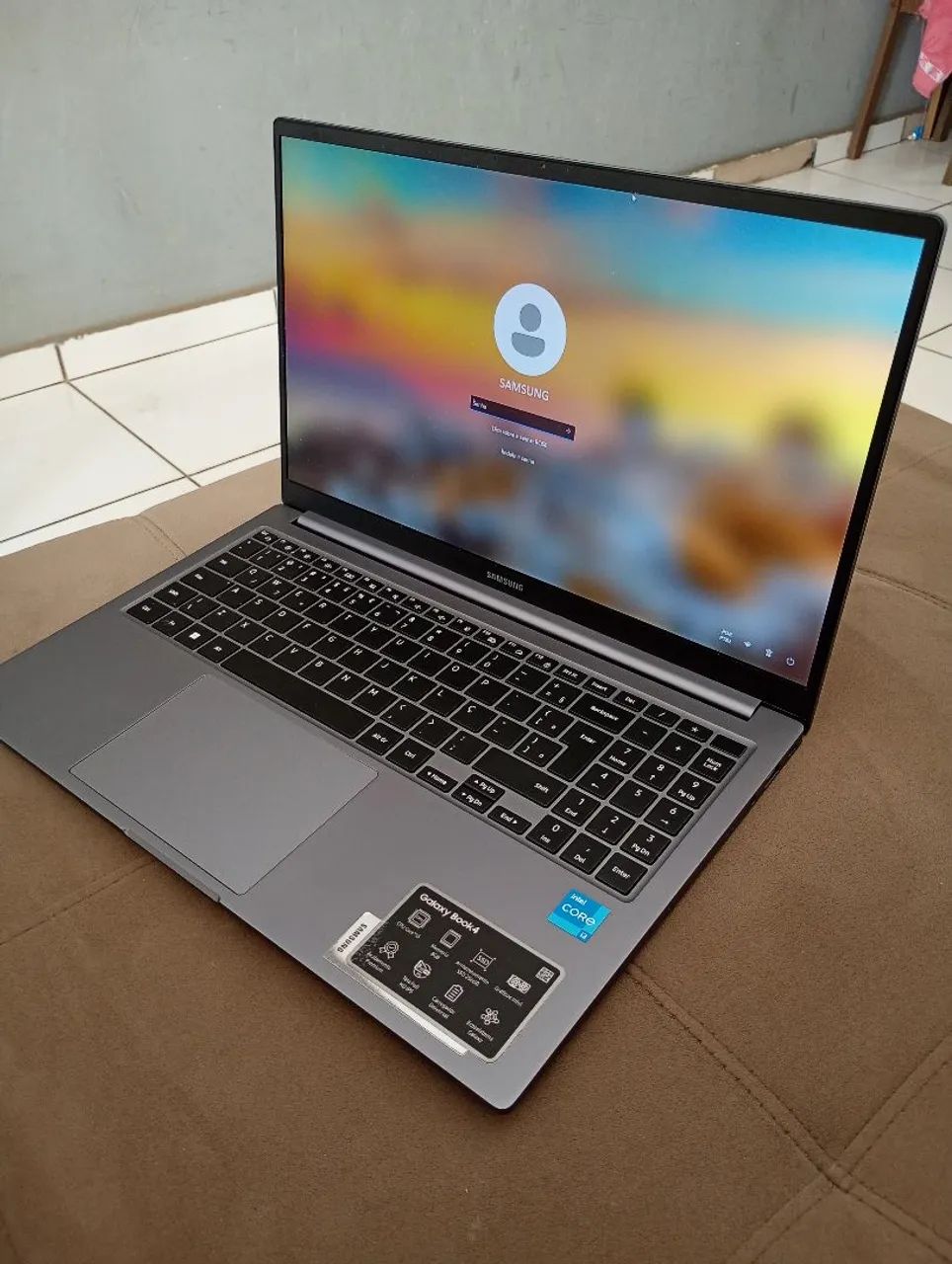 SAMSUNG BOOK 4