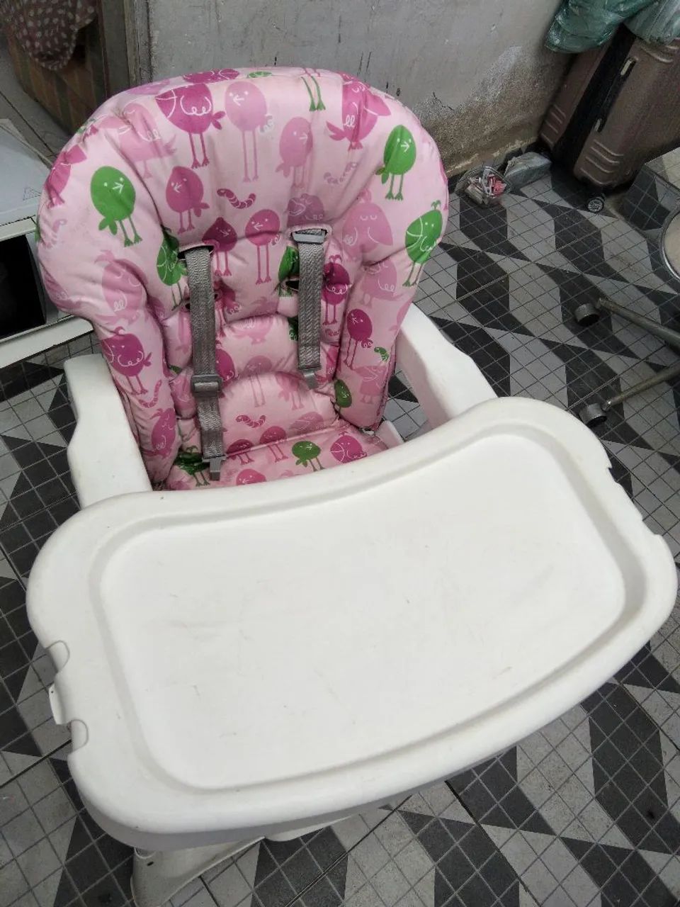 Cadeirinha de alimentação 