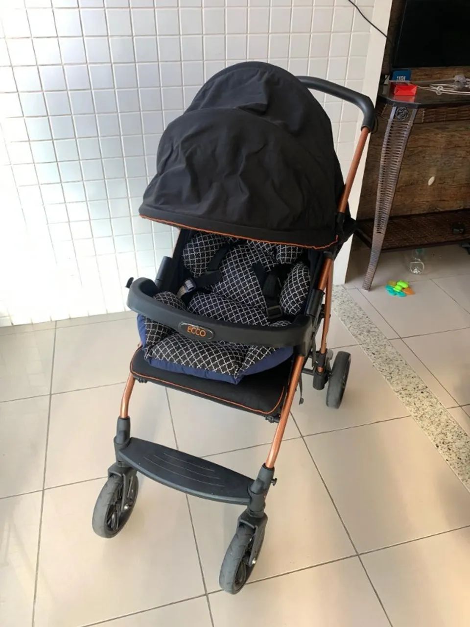 Carrinho Burigotto Ecco SEMINOVO + bebê conforto c/ BASE mesma marca