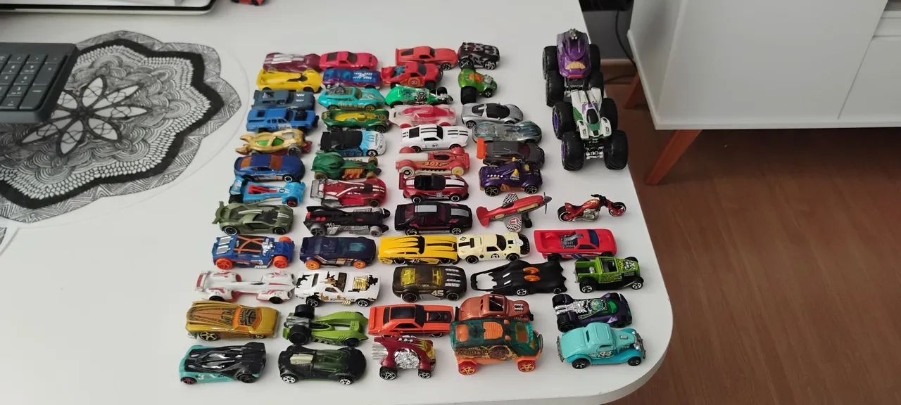Carro Hotwheels lote. - Foto 2