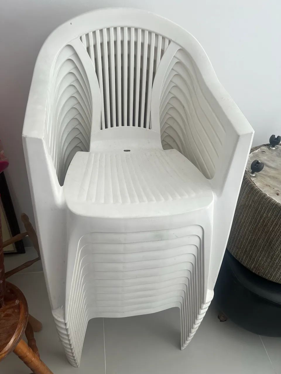 VENDO conjunto com 12 cadeiras Tramontina com braços