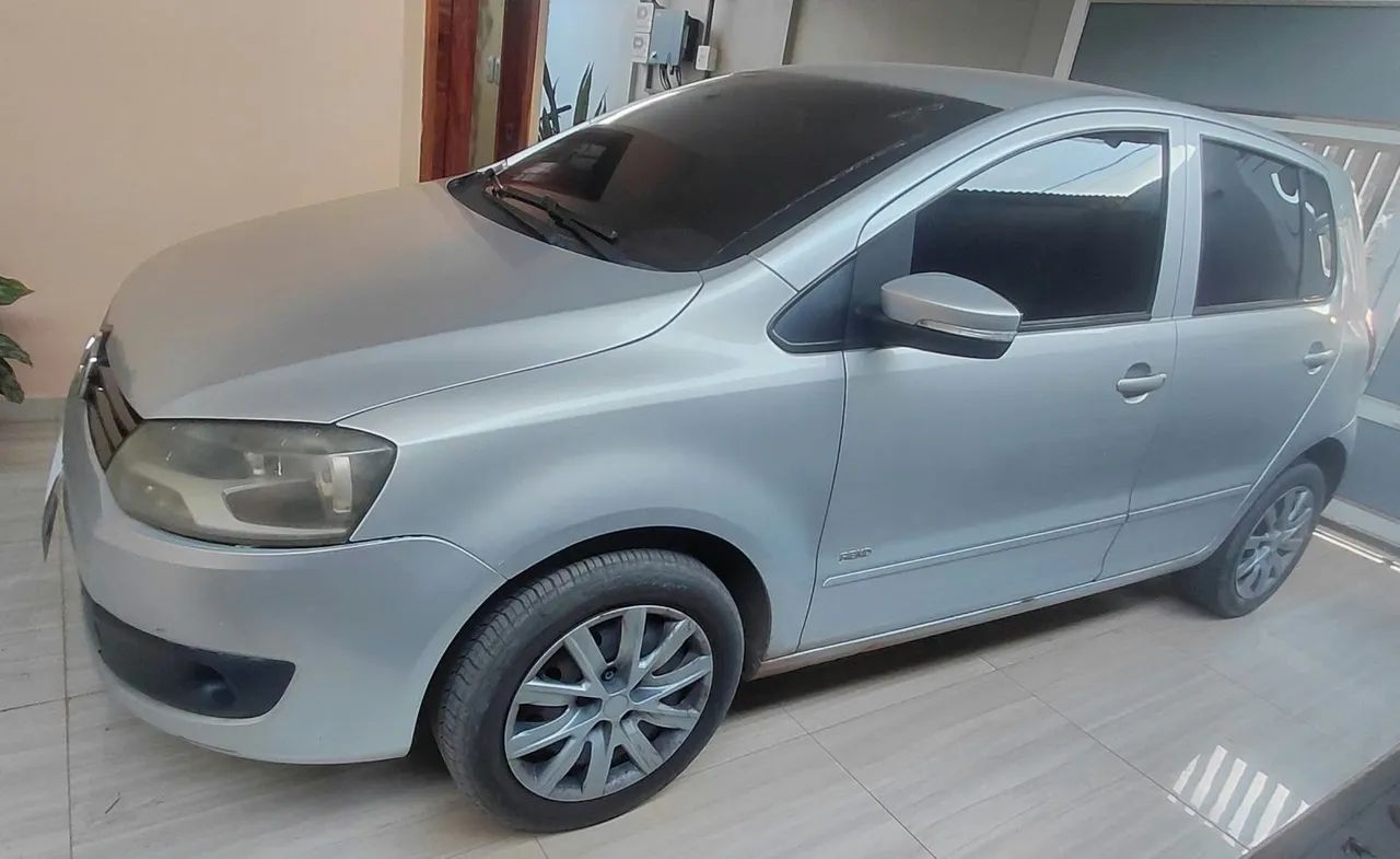 Volkswagen Fox 1.6 MI Total Flex 8V 5P 2011 - Foto 2