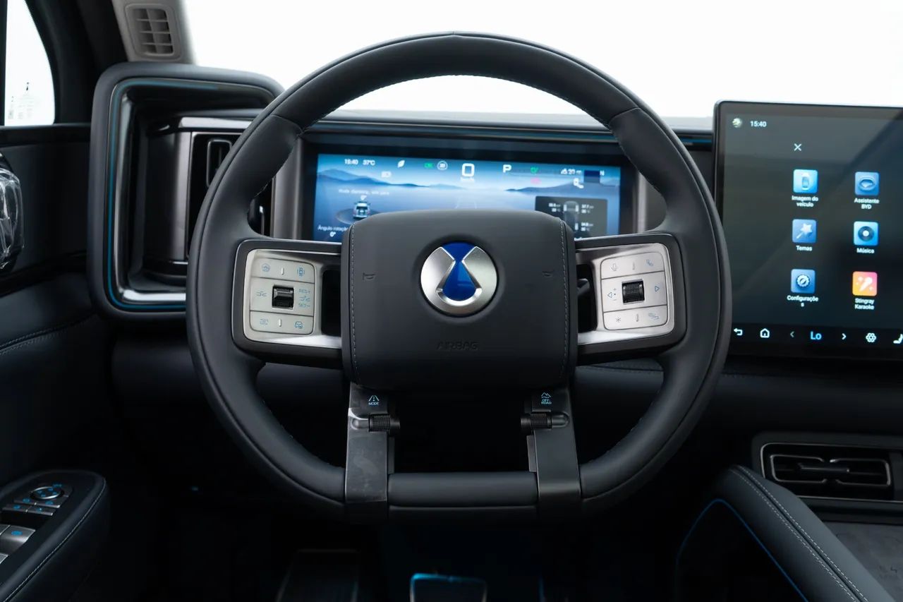 Denza B5 SUV híbrido plug-in, foto 10 de 18