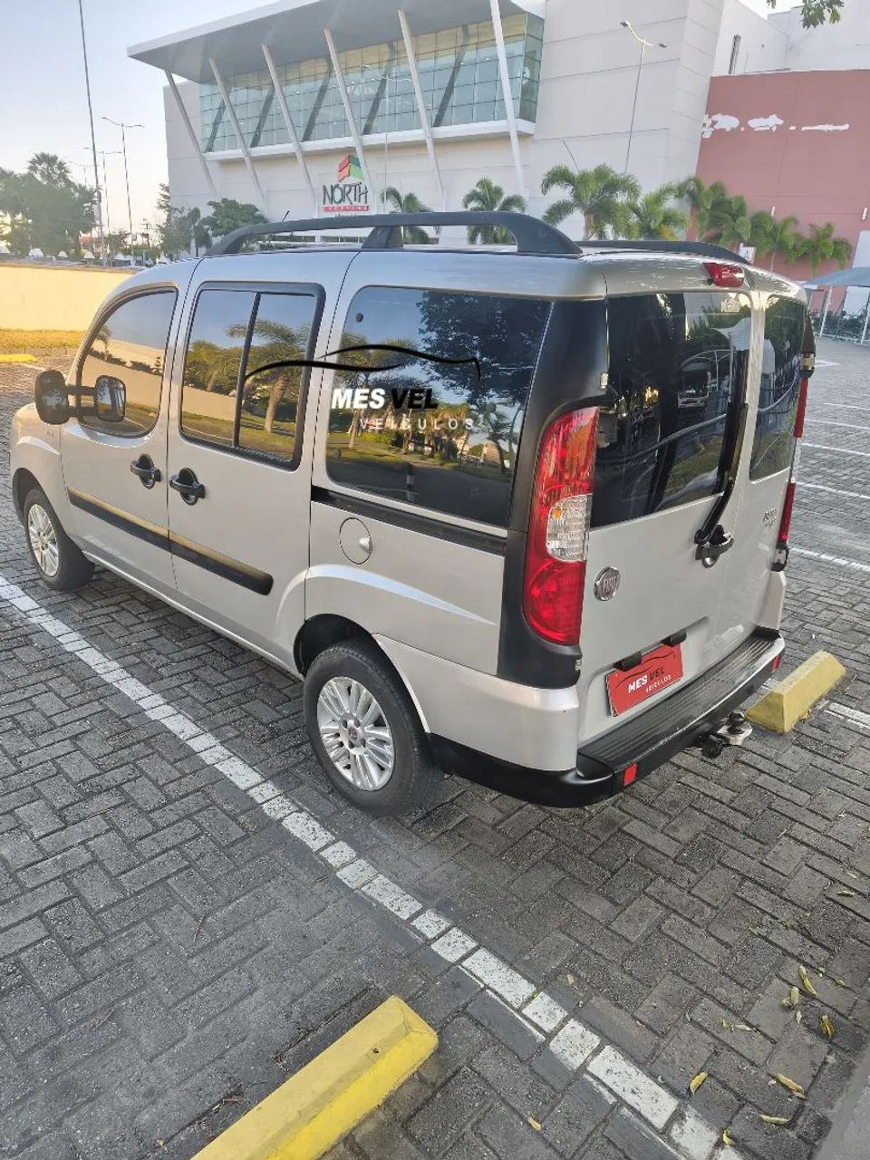 Fiat Doblo essence 1.8 ano 2012 - Foto 4