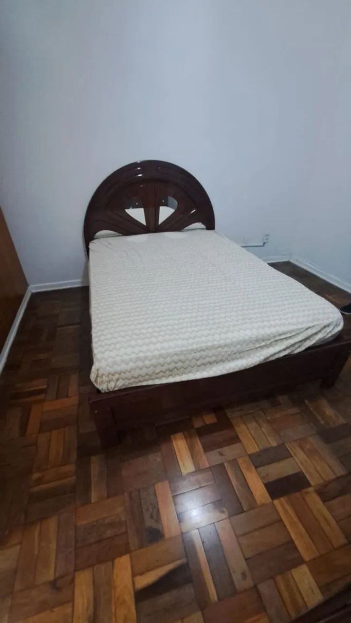 Cama de casal com colchão 