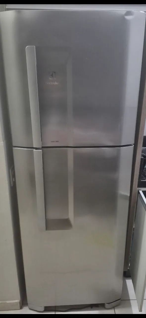 GELADEIRA INOX ELETROLUX DC51X