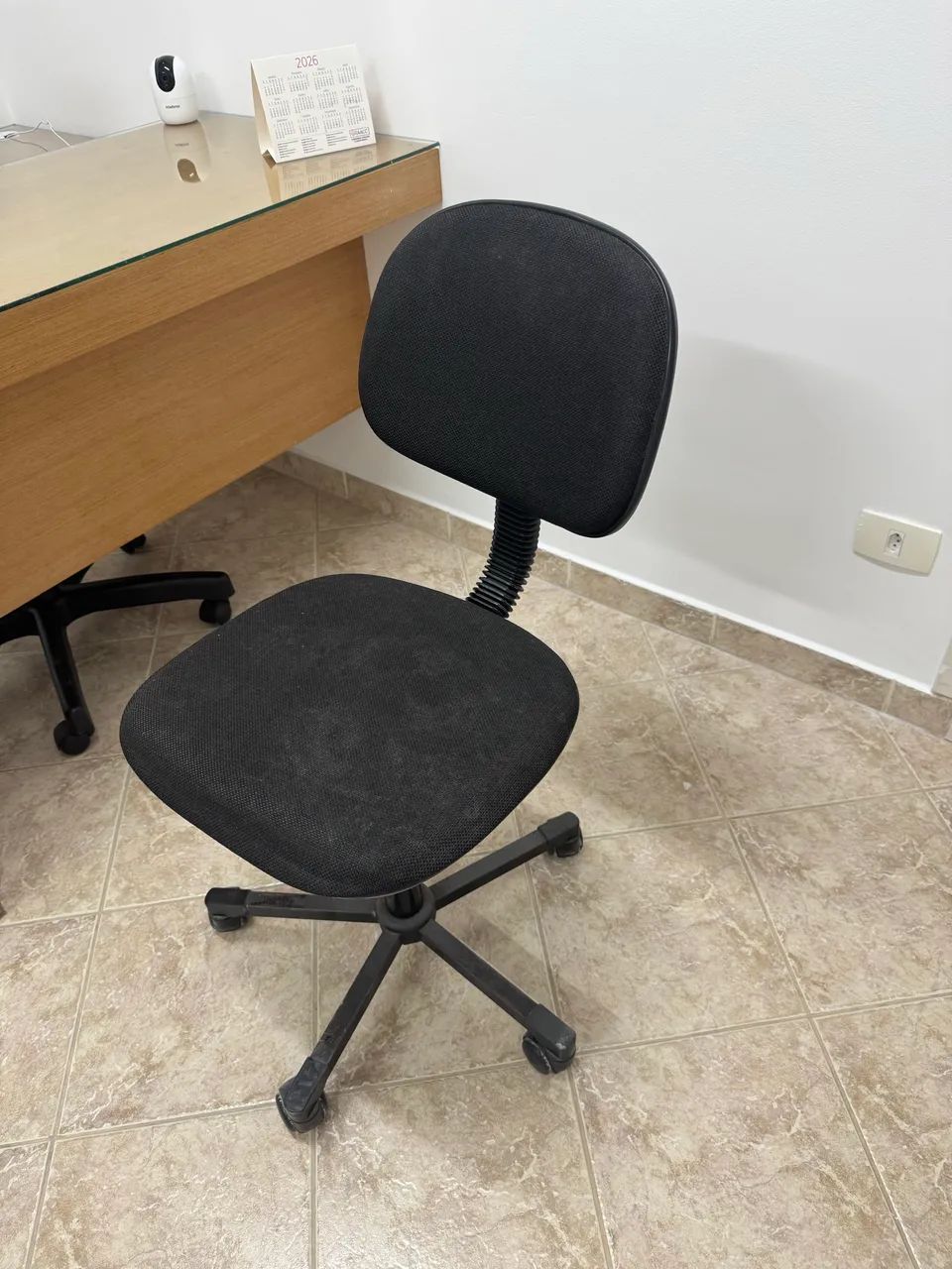 Cadeira de escritório antiga - Foto 2