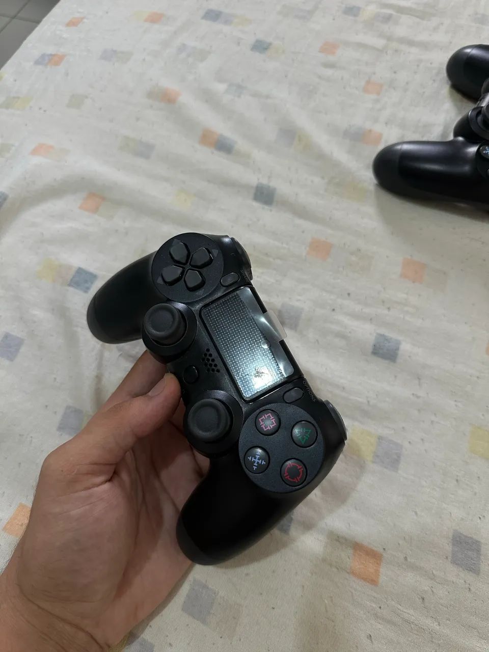 Console PS4 Slim 1TB +2 controles  - Foto 4