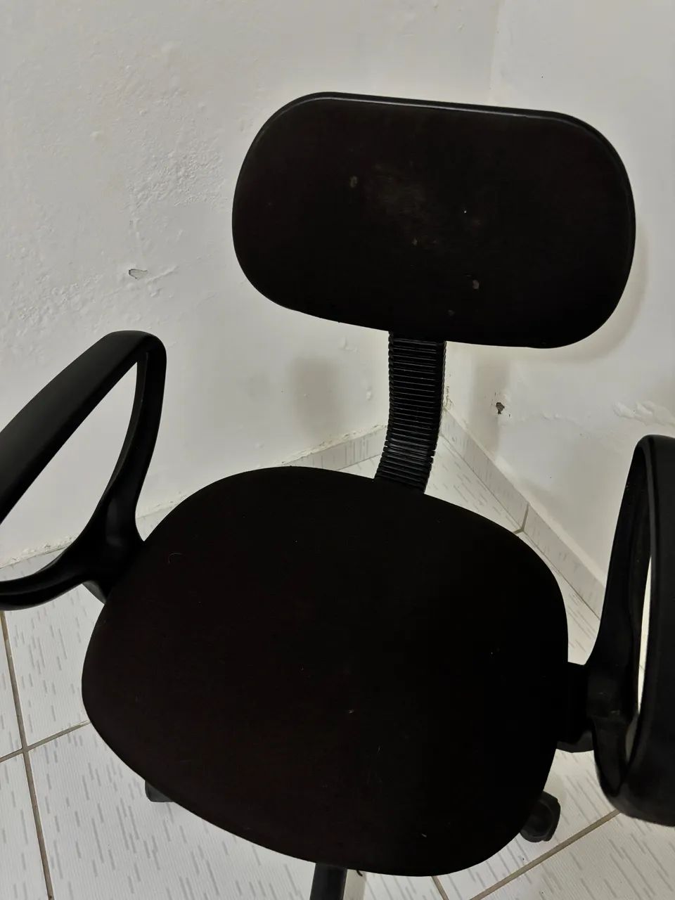 cadeira giratória preta  - Foto 2