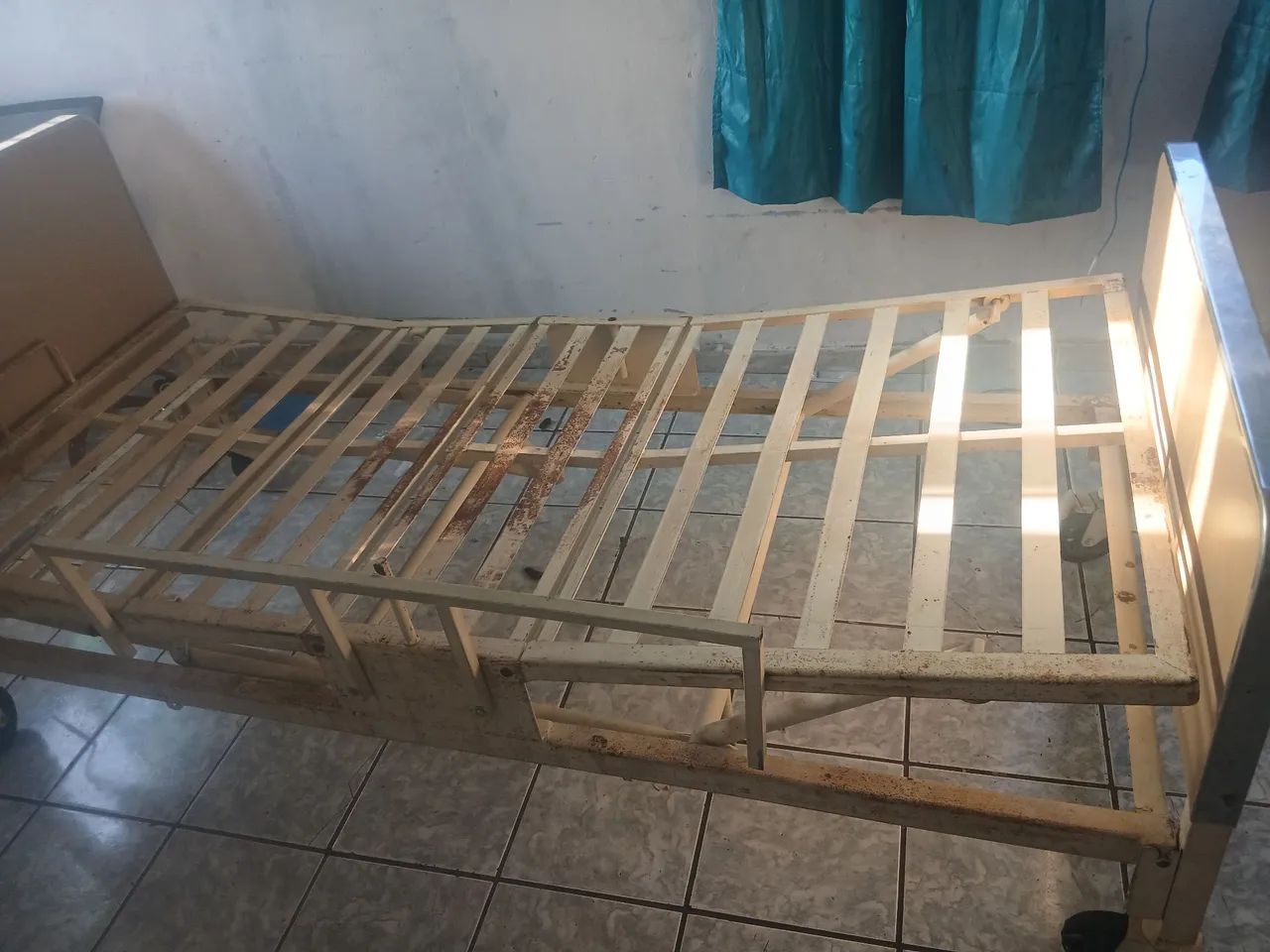 Cama Hospitalar com Colchão  - Foto 2