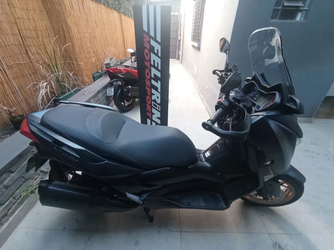 YAMAHA Xmax 250 - Foto 3