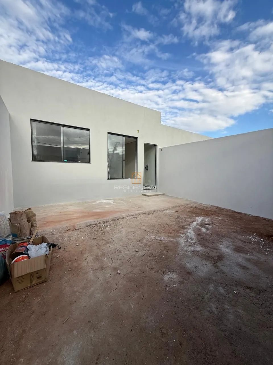 CASA A VENDA PADRE EUSTAQUIO 03 QUARTOS, 2 VAGAS E QUINTAL
