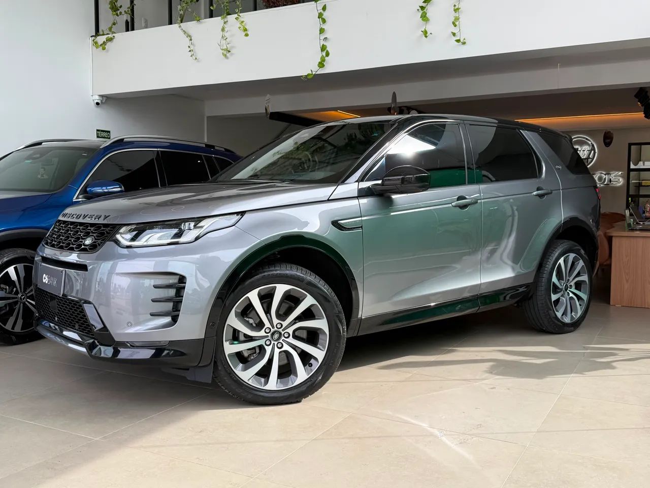 Land Rover Discovery 2024