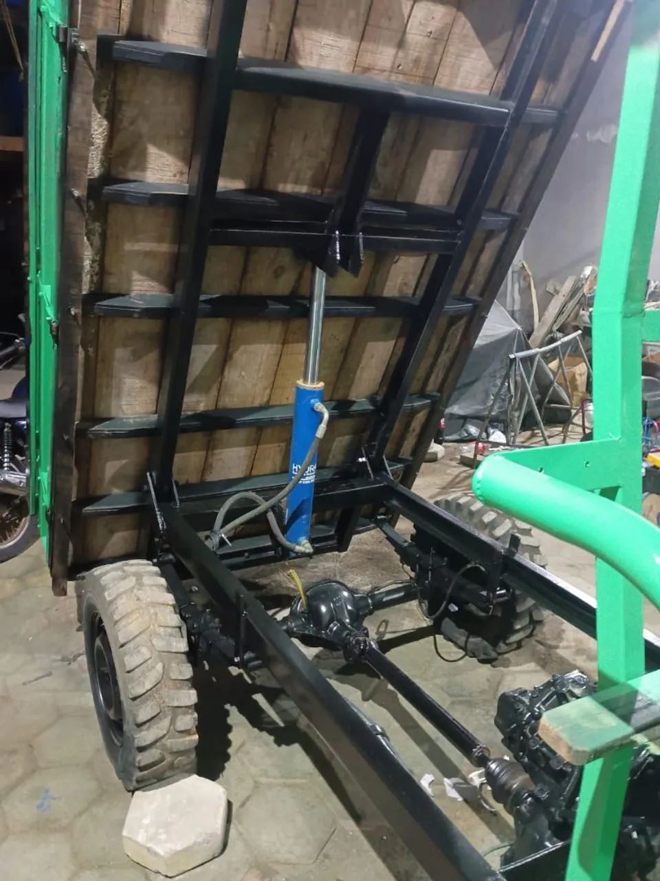 Vendo girico traçado, carreta basculante e com partida elétrica  - Foto 4