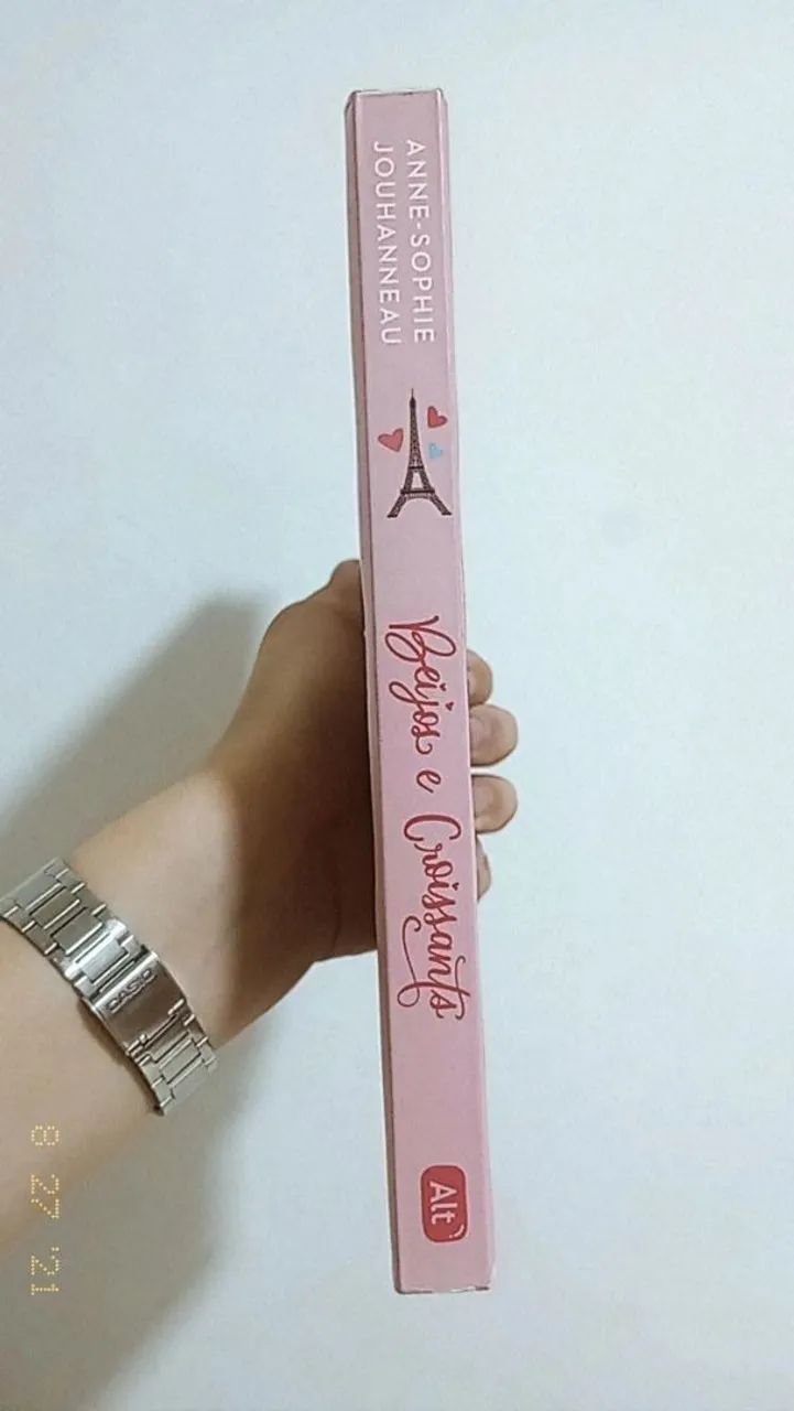 LIVRO Usado Beijos e Croissants - Editora: ALT - Foto 4
