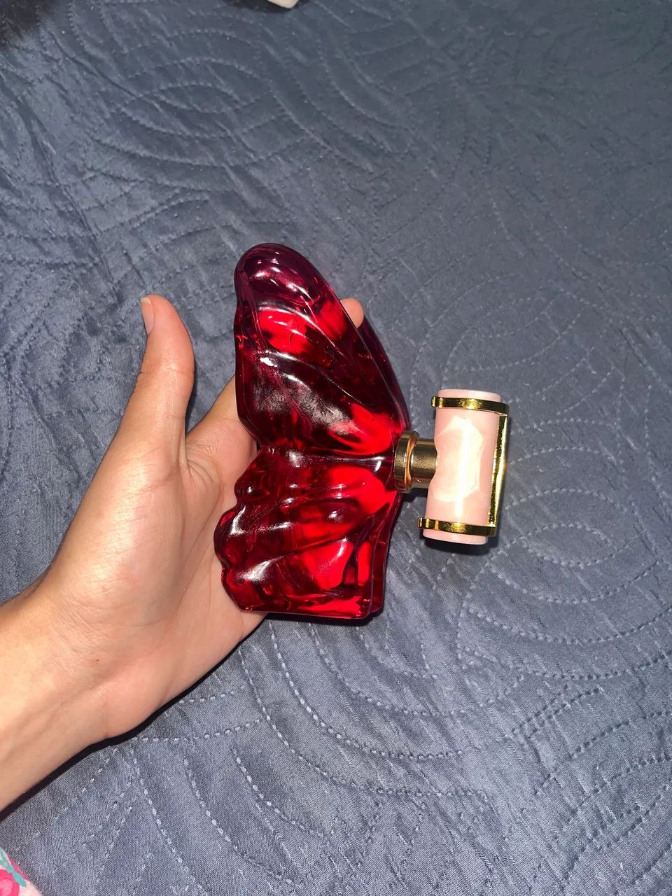 Perfume importado Lá bomba Carolina herreira ORIGINAL  - Foto 4
