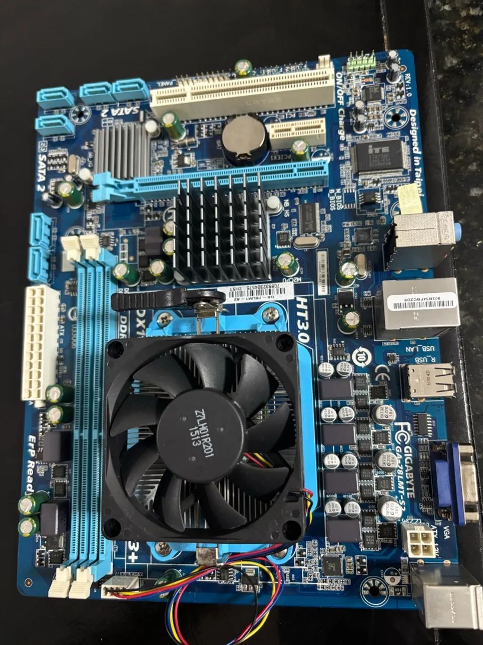PLACA-MÃE GIGABYTE AMD AM3+ COM COOLER