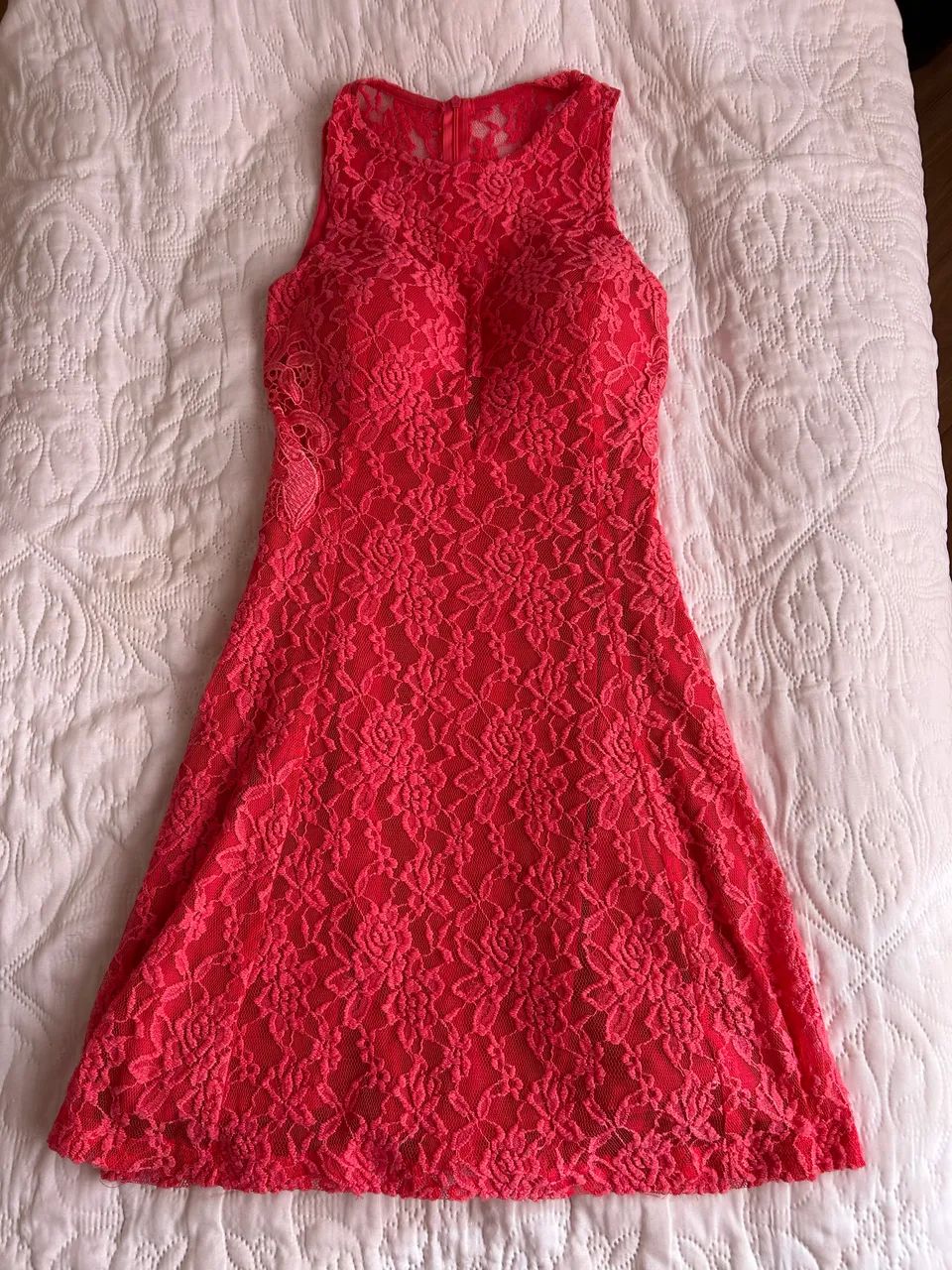 vestido rendado rosa P