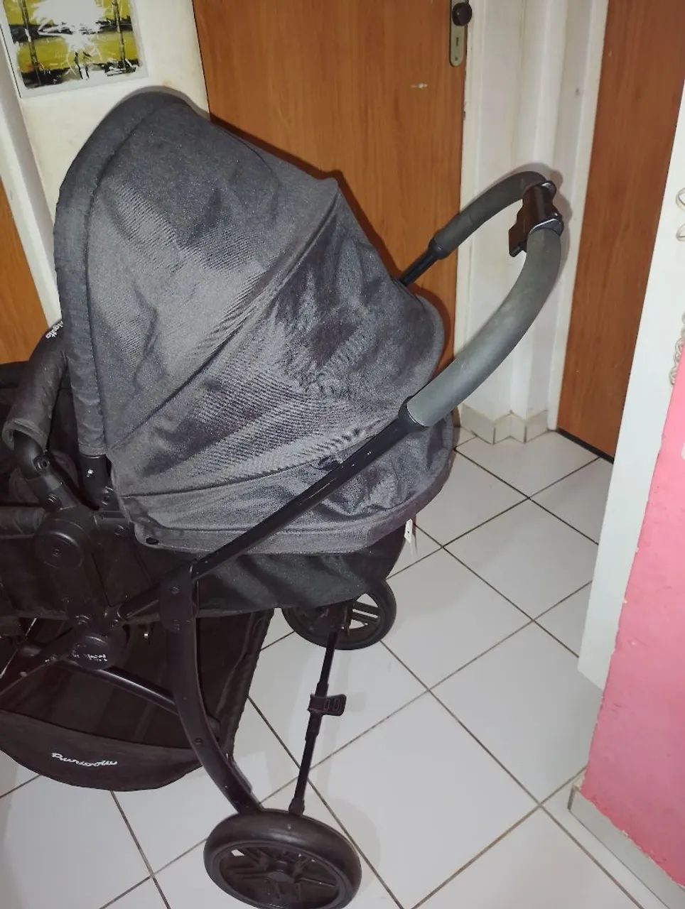 Carrinho de bebê com bebê conforto  - Foto 3