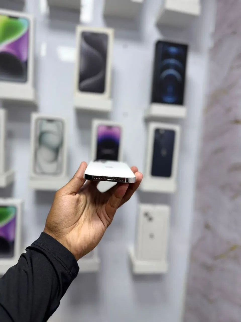 IPHONE 12 PRO 128GB<br>R$ 2.099,00 - Foto 3