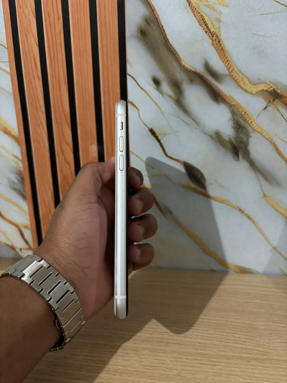 iPhone XR 128 GB Branco - R$ 850 ? 
