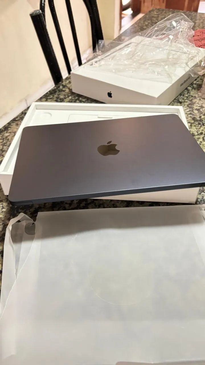 MacBook Air M2 2022 - Excelente! - Foto 2