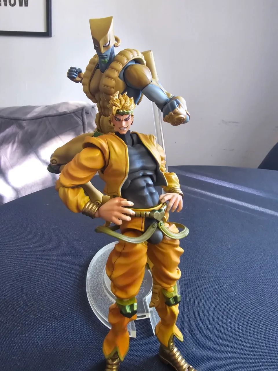 Dio + the World medicos