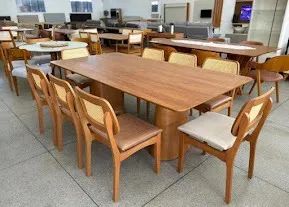 Mesa de Jantar com 8 cadeiras 2,20cm