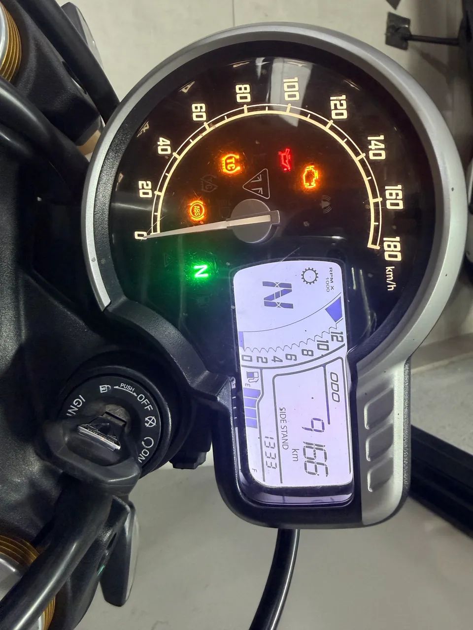 TRIUMPH SCRAMBLER 400X 2025 - Foto 4