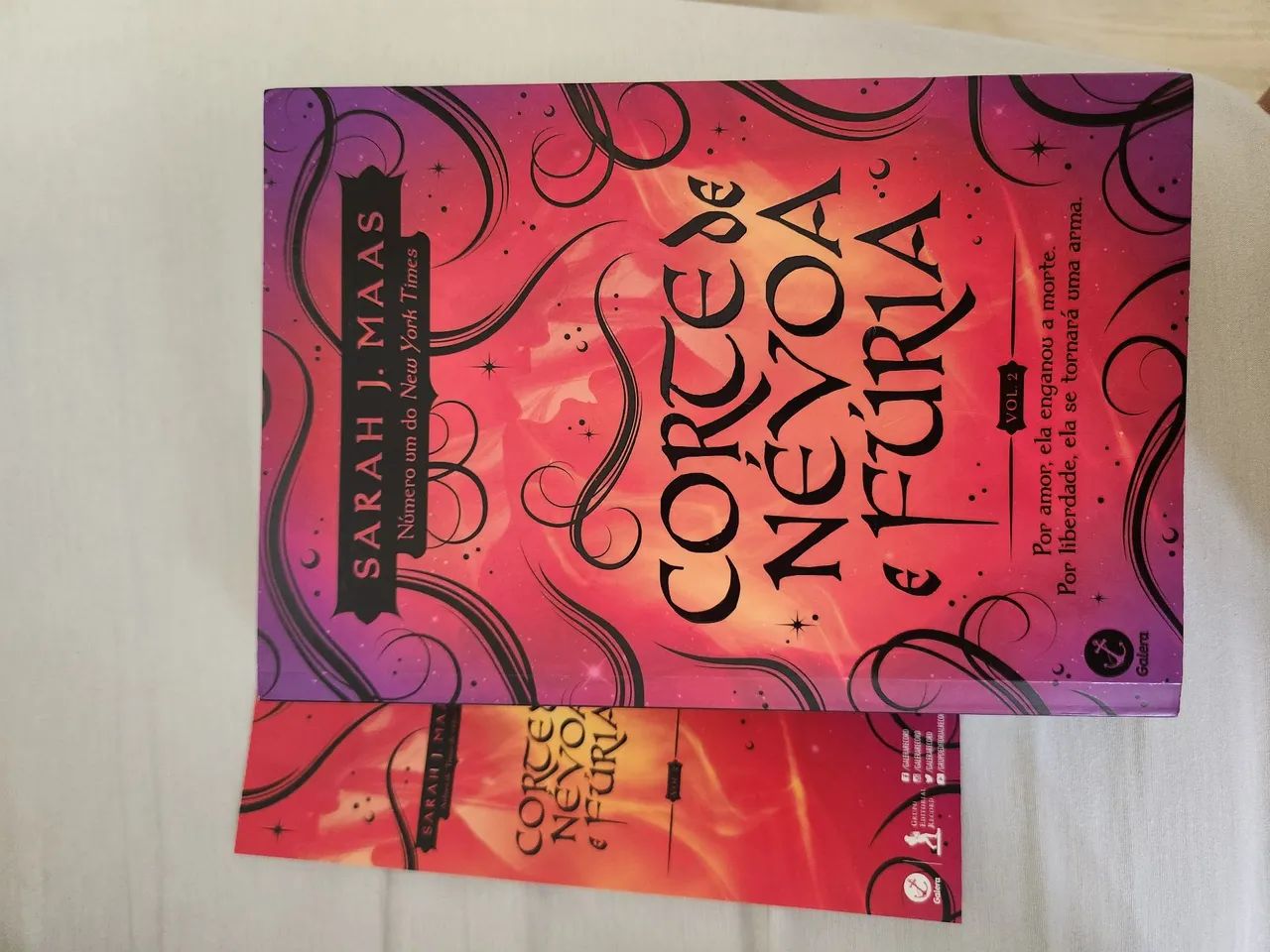 Coleção completa de livros "Corte de espinhos e rosas", Sara J. Mass - Foto 3