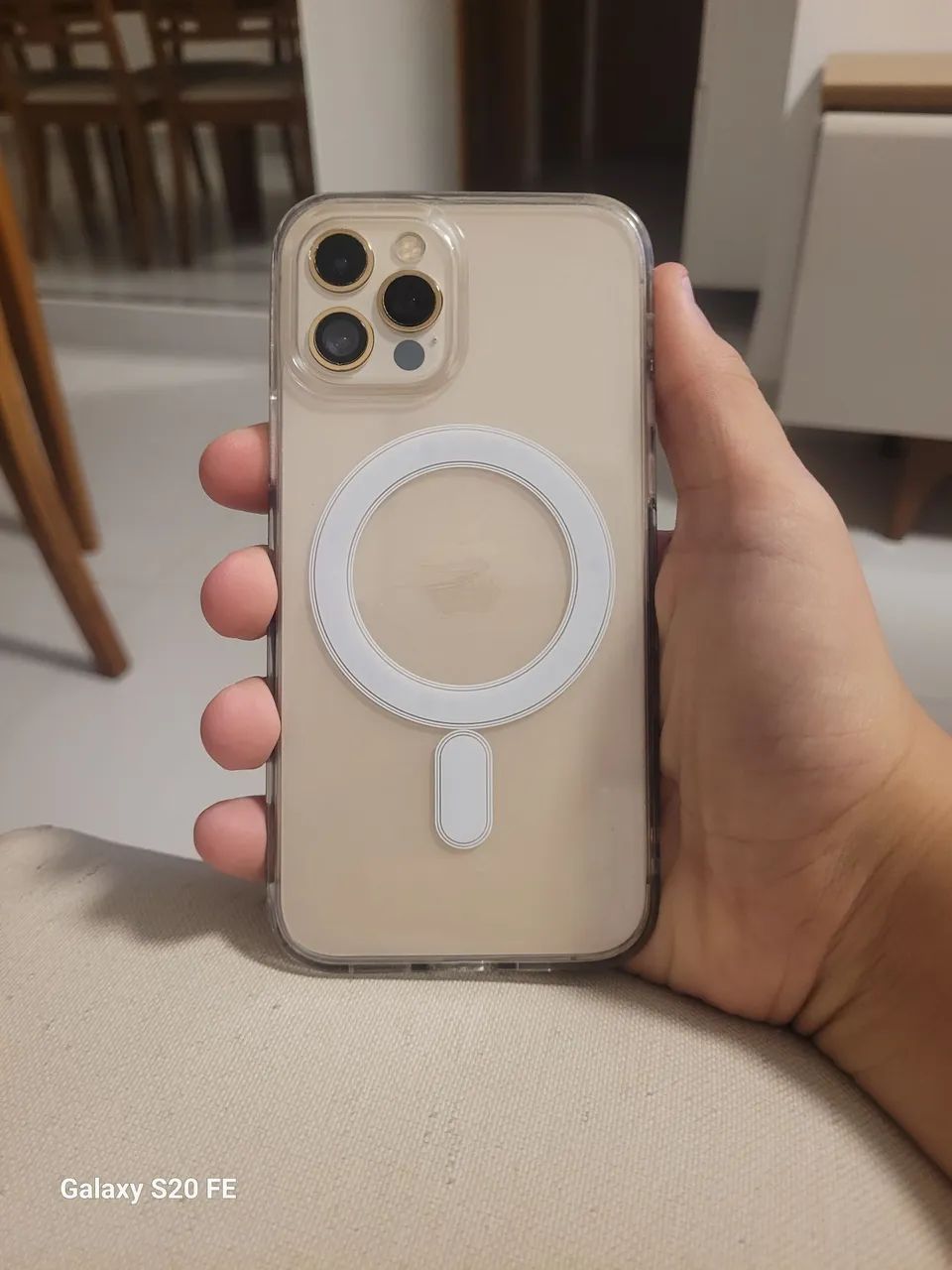 Vendo iPhone 12 pro Dourado - Foto 2