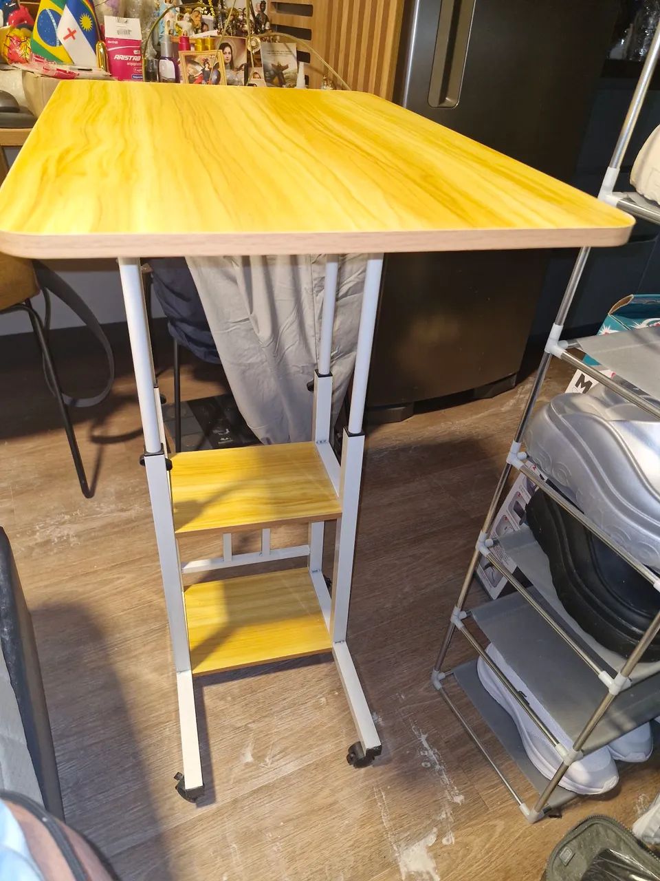 Mesa para notebook e mini estante - Foto 2