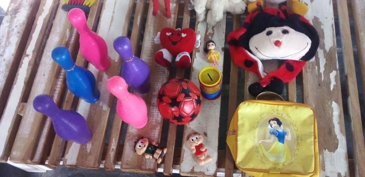 Lote de roupas sapatos e brinquedos  - Foto 3