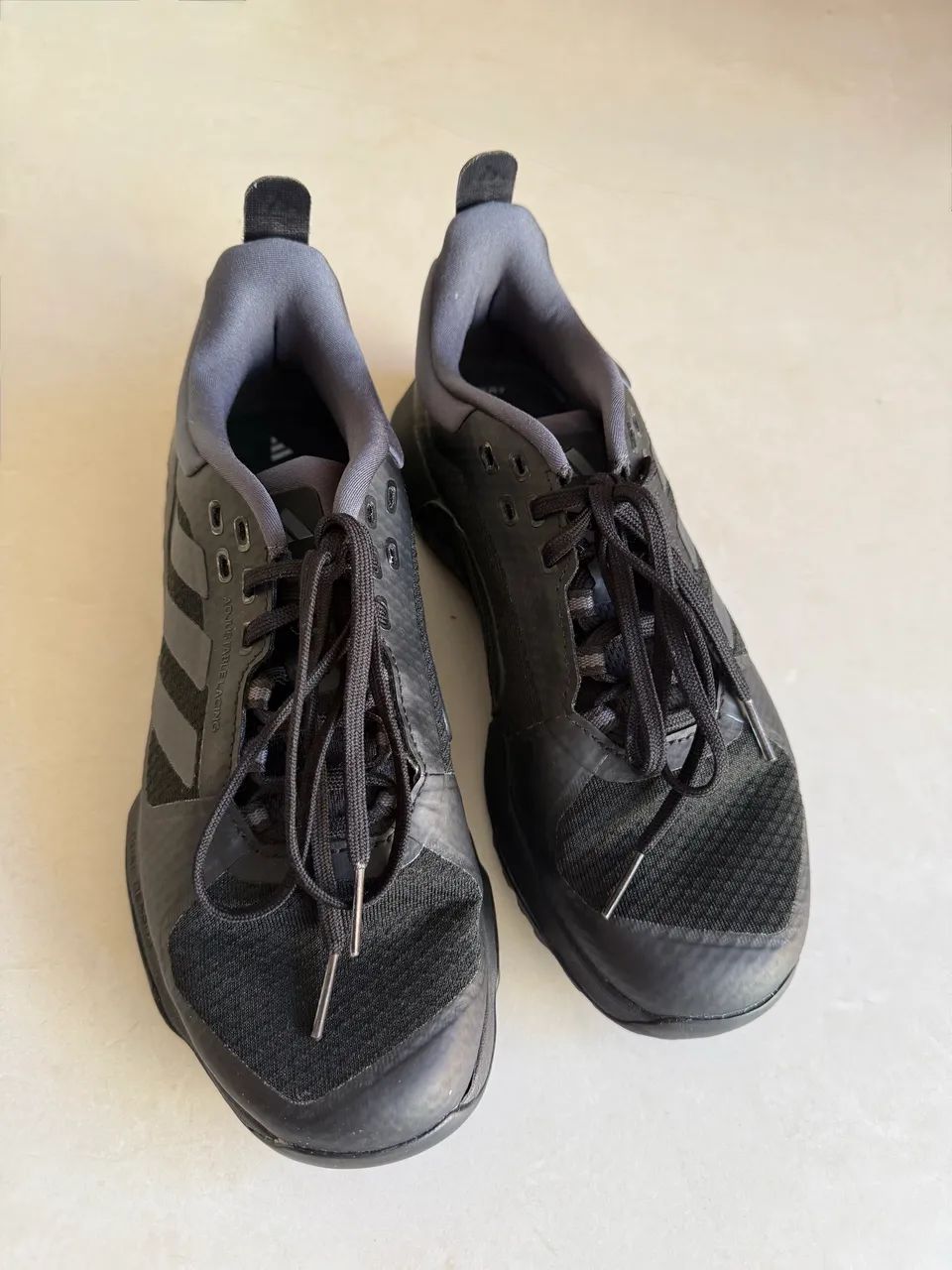 Tênis adidas 