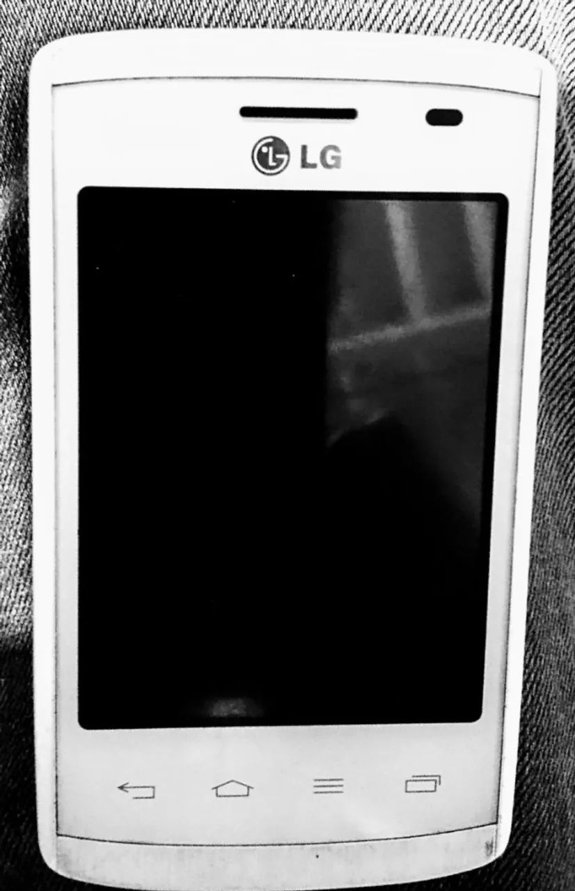 Celular LG relíquia semi nova ano 2013 - Foto 2